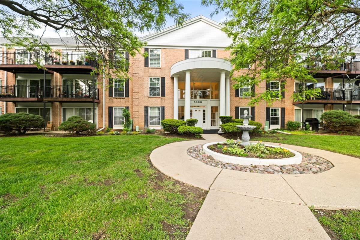Foto principal - 5300 Carriage Way Dr