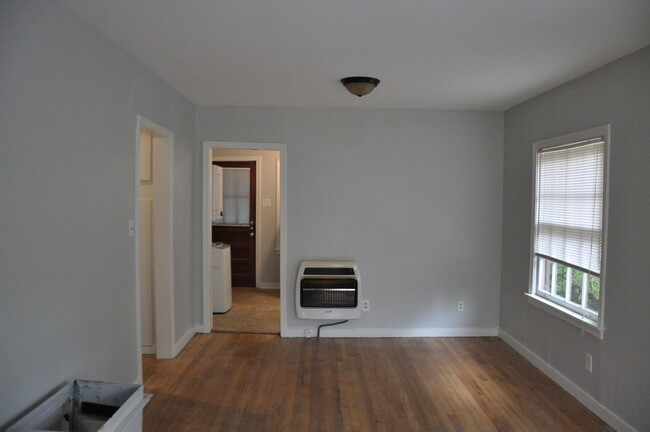 Living Room into Kitchen View - 1025 Bellevue Pl
