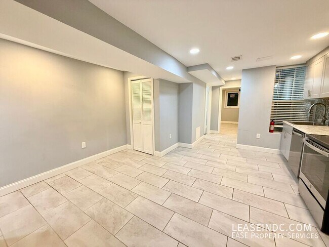 Foto del edificio - 55 Quincy Pl NW