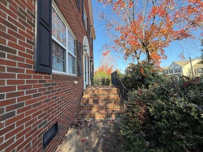 Building Photo - 3601 Pritchard Ct