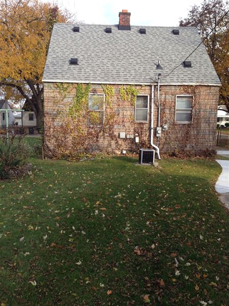 Building Photo - 8008 Ziegler St