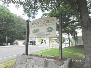 Building Photo - 7 Padanaram Rd