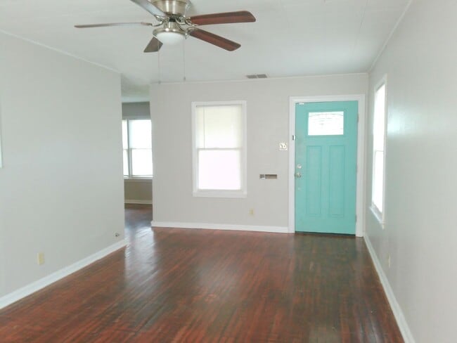 Building Photo - 3510 Austin St