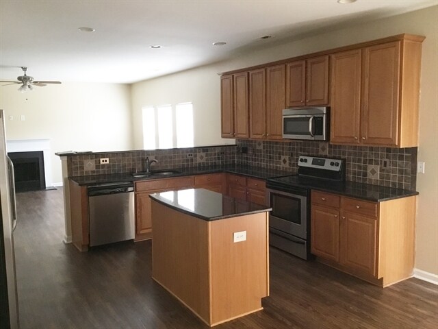 Foto del edificio - 1635 Swan Dr