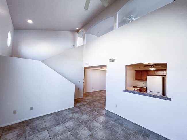 Foto del edificio - TOWNHOME - COTTONWOOD - SAWMILL GARDENS HOA