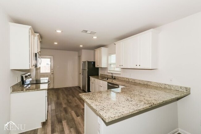 Foto del edificio - Coming Soon!