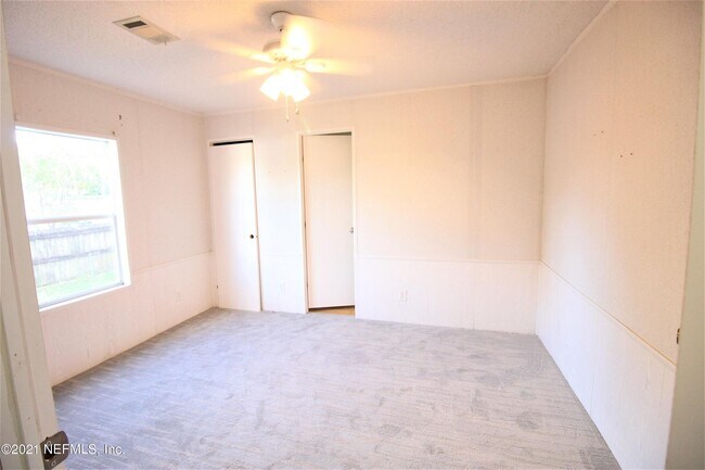 Building Photo - 467 Olive Cir