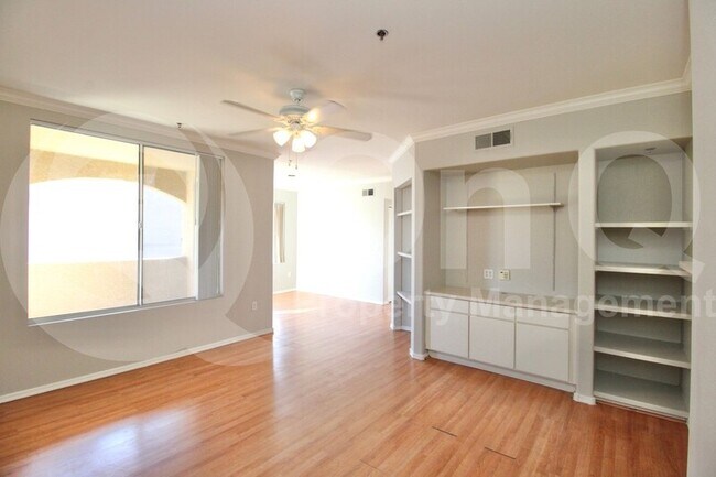 Foto del edificio - 2134 E Broadway Rd