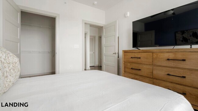 Foto del edificio - 340 W 25th St