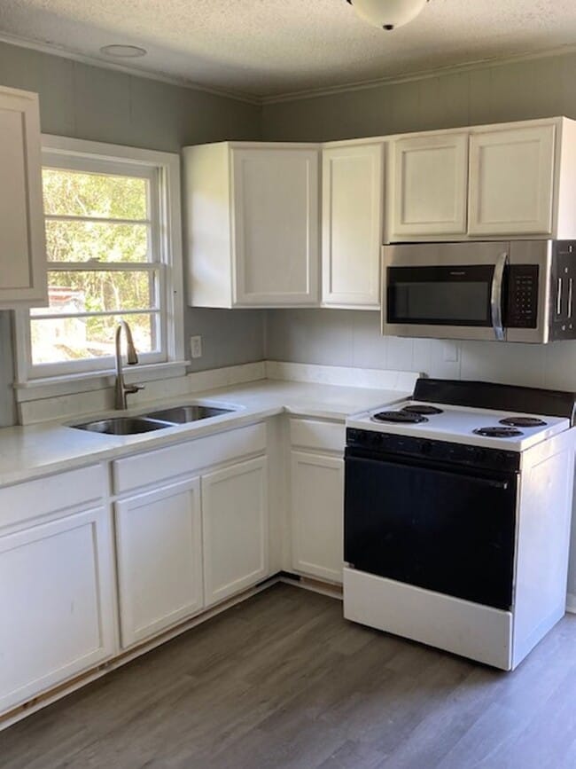 Building Photo - Gulfport 2 Bedroom