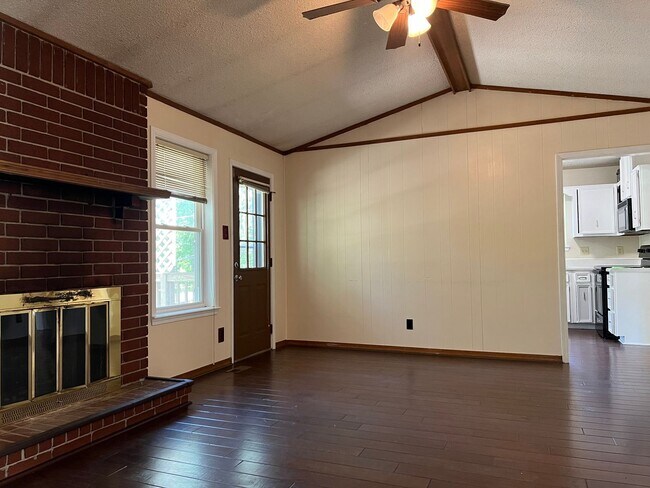 Building Photo - 3902 Sam Peck Rd., Little Rock AR 72223 - ...