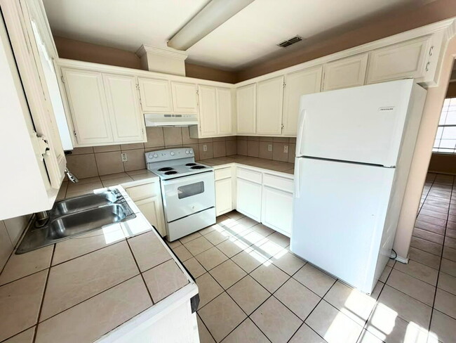Foto del edificio - 2405 Redbud Ave W