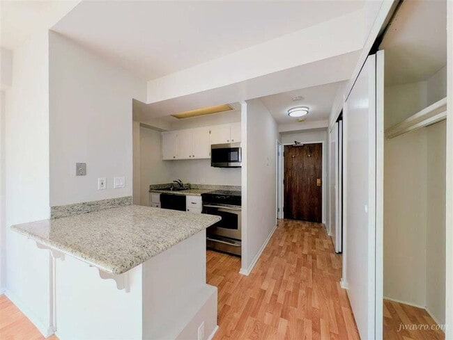 Building Photo - 1177 California St