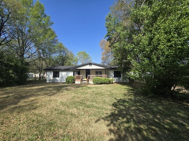 Foto del edificio - 2619 W Black Creek Rd