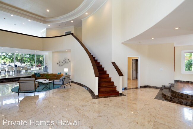 Building Photo - 4 br, 5.5 bath House - 260 Portlock Rd.