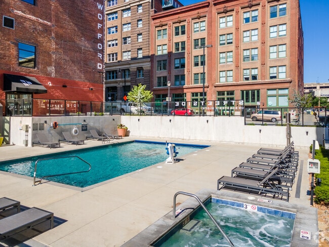 Building Photo - Roaster's Block