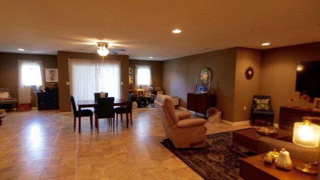 Foto del edificio - 4301 Rainbow Trout Dr