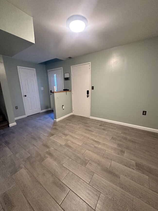 Building Photo - 4606 Winterberry Ln
