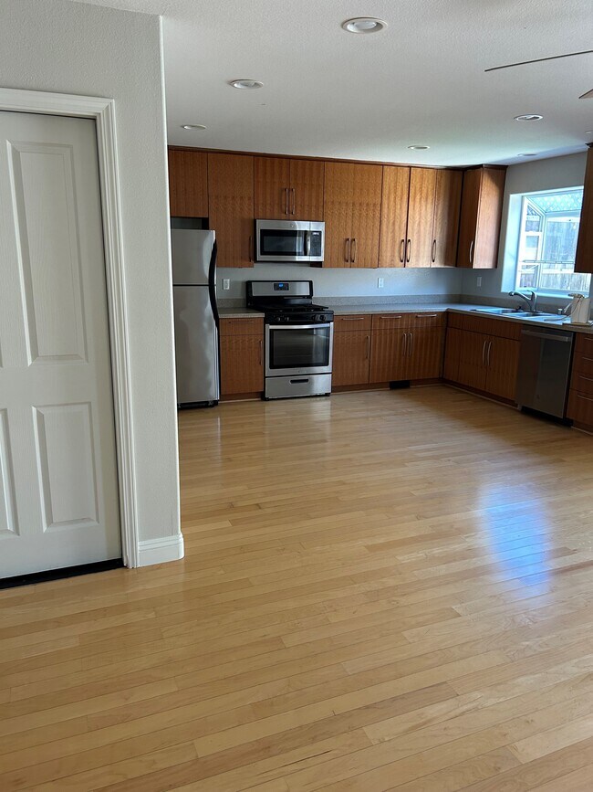 cocina comedor - 980 La Costa Ct