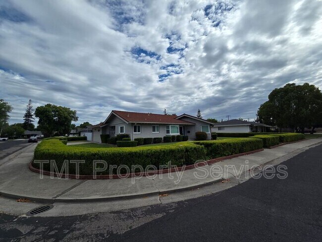 Foto del edificio - 9 W Robinhood Dr
