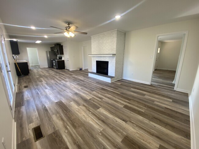 Foto del edificio - 3704 Aggie Rd