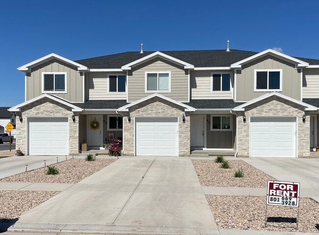 Building Photo - 917 N 100 W