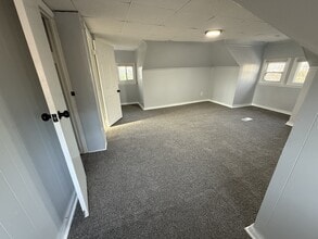 Building Photo - 1025 N 36th St