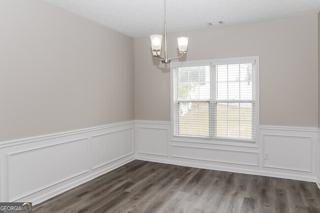 Foto del edificio - 652 Adams Landing Ct