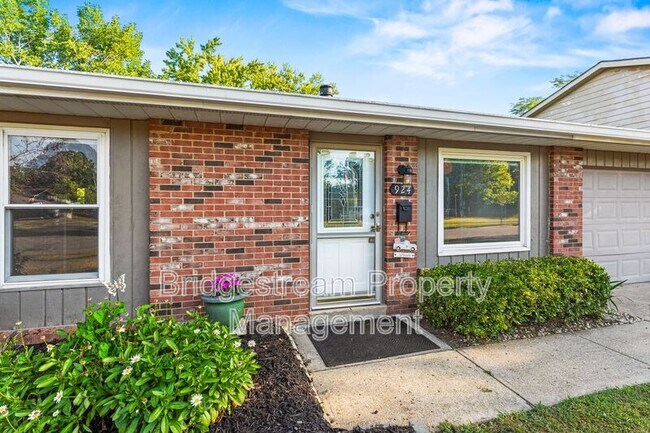 Foto del edificio - 924 Tradewind Dr