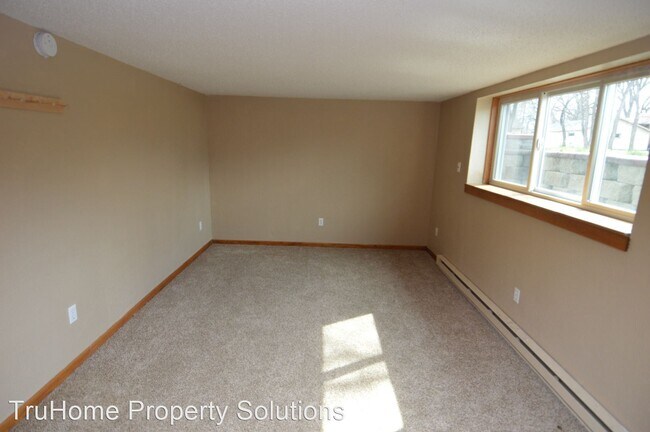Building Photo - 1724 6th Ave N