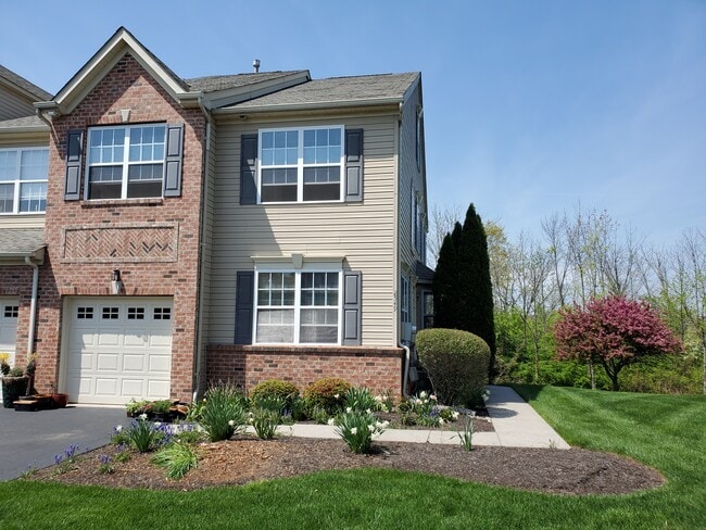 Building Photo - 2549 Wellington Way