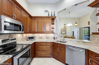 Building Photo - 6555 Valen Way