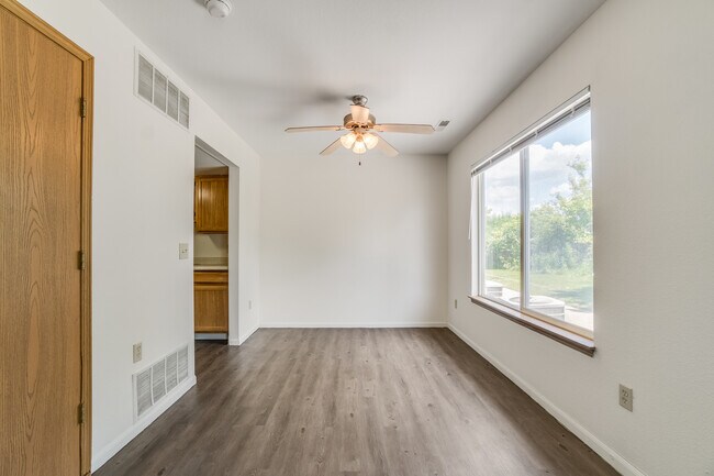 Foto del edificio - Oakbrook Manor Apartments (Oakbrook Manor ...