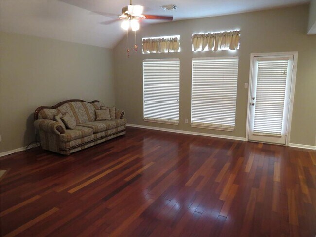 Foto del edificio - 9506 Rustic Gate Rd