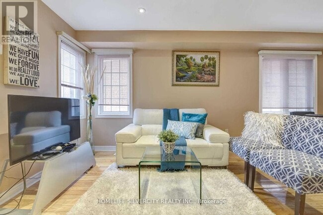 Building Photo - 10 Trevino Crescent