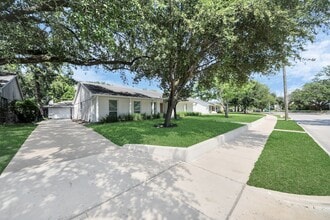 Building Photo - 7610 Highmeadow Dr