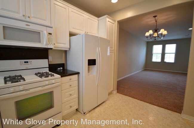 Building Photo - 4 br, 3 bath House - 330 Depot Court