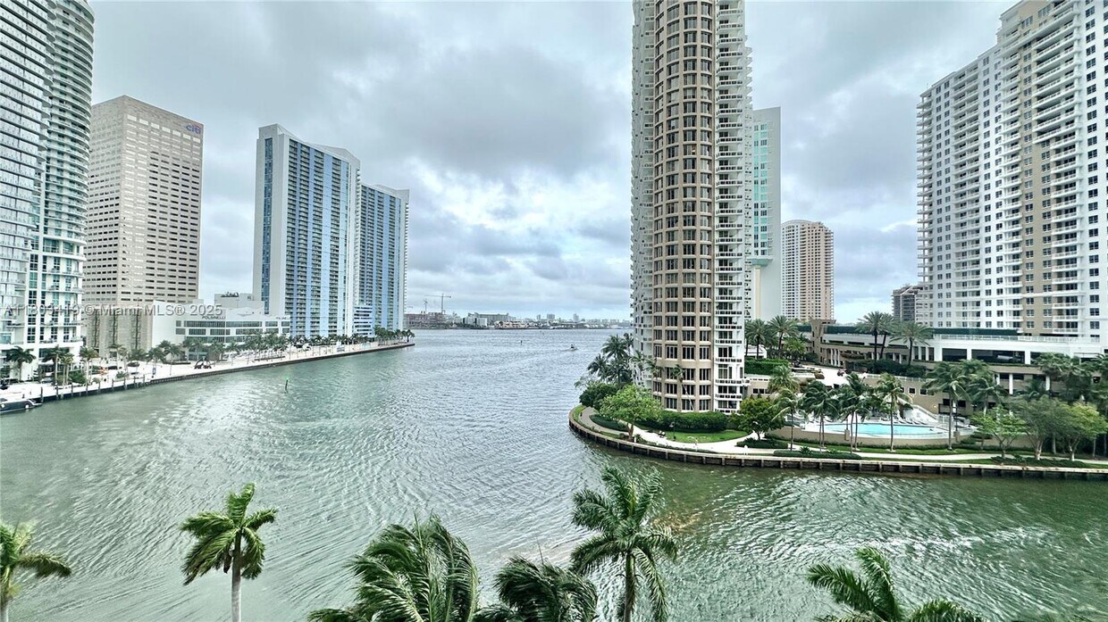 Foto principal - 465 Brickell Ave