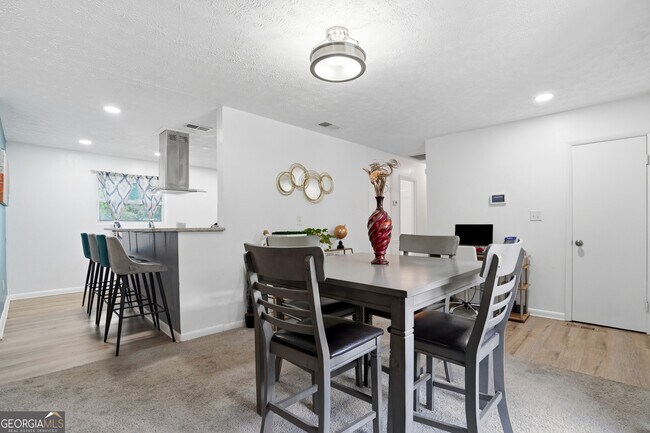 Foto del edificio - 405 King Arthur Ct