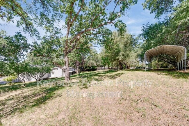 Building Photo - 211 Sandy Ct