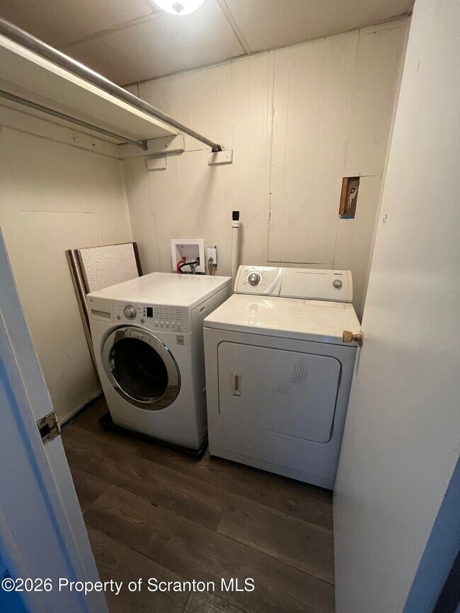 Foto del edificio - 375 Grove St