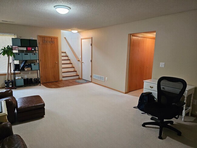 Foto del edificio - AVAILABLE FALL 2026!!!  Rent Reduced on this Incredible Newly Renovated 3 bedroom, 2-1/2 bath hom...
