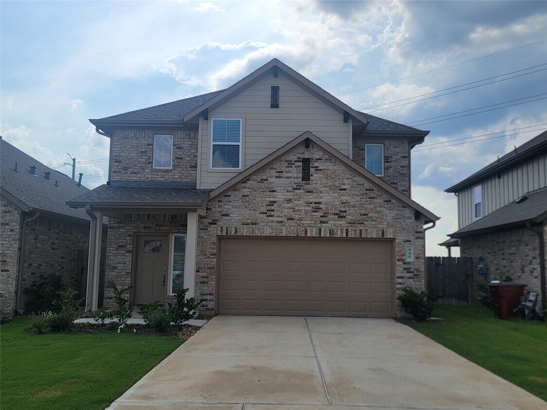 Foto principal - 940 Tillman Ln
