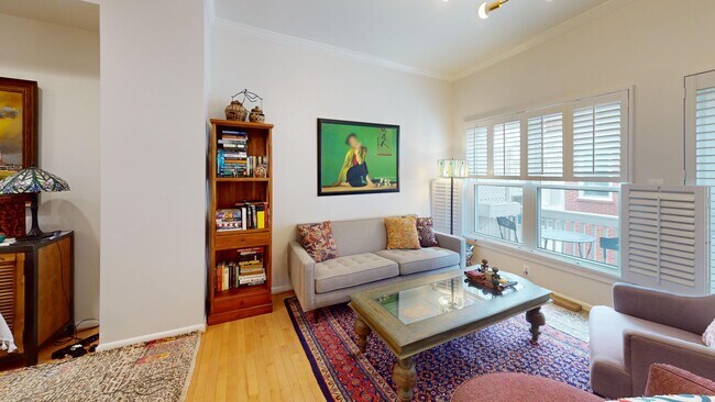 Building Photo - U Street Three Bedroom Townhouse W/Garage ...