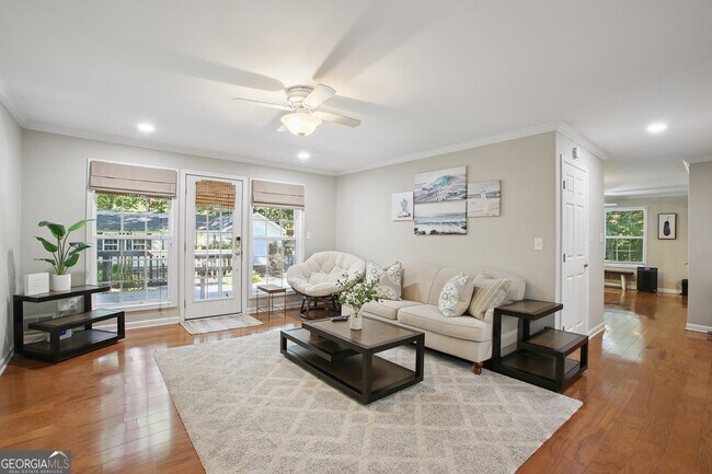 Foto del edificio - 102 Hickory Dr