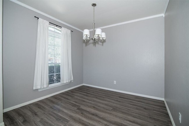 Foto del edificio - 4600 Golden Yarrow Dr