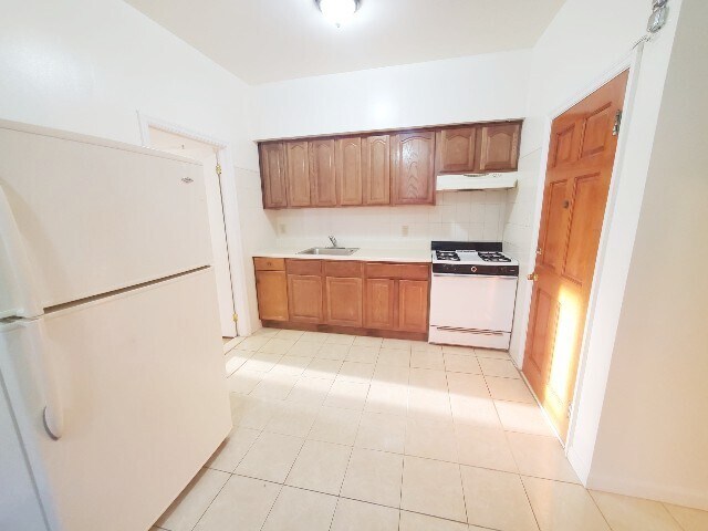 Building Photo - 397 Rockaway Pky