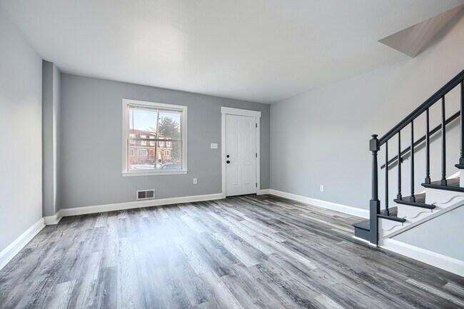 Foto del edificio - 2123 Graythorn Rd