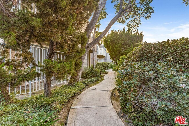 Building Photo - 1 br, 1 bath House - 12562 Dale St Unit 16