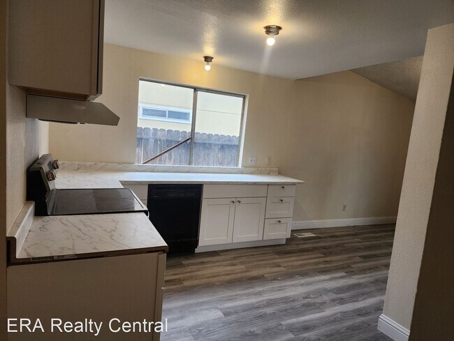Building Photo - 4 br, 2 bath House - 2266 Howard Drive